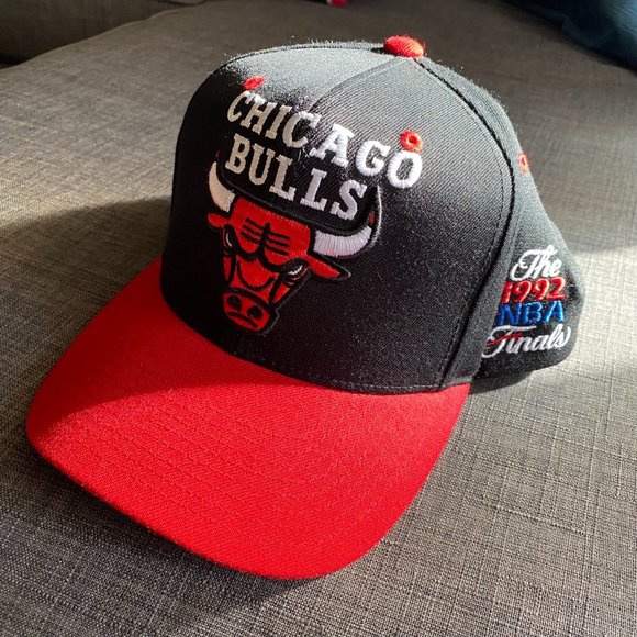 Mitchell & Ness 1992 Bulls Champs snapback hat - Picture 1 of 7